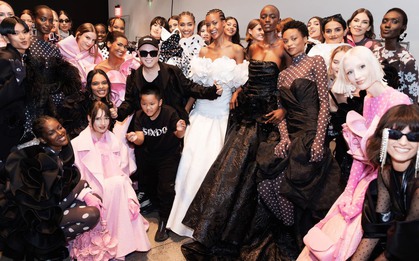 NTK Đỗ Mạnh Cường trình làng 50 thiết kế phiên bản giới hạn tại New York Fashion Week