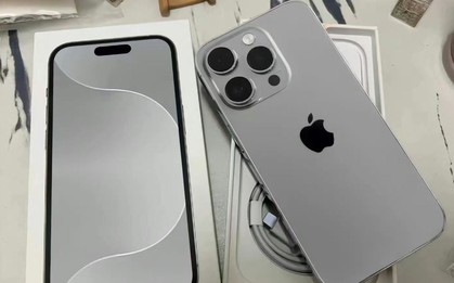 Xuất hiện hình ảnh đập hộp iPhone 15 Pro trước giờ G, lại còn là màu sắc chưa từng ra mắt