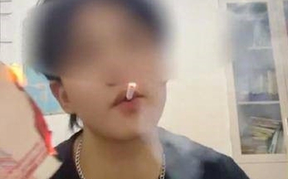 Lên mạng đốt tiền để khoe khoang và xây dựng hình tượng "soái ca giàu có", chàng trai bị cảnh sát "thăm hỏi"