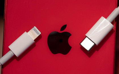 Thay đổi nhỏ trên iPhone 15 khiến 1 mảng kinh doanh béo bở của Apple lao đao, người dùng không còn "bị ép" mua các thiết bị riêng biệt
