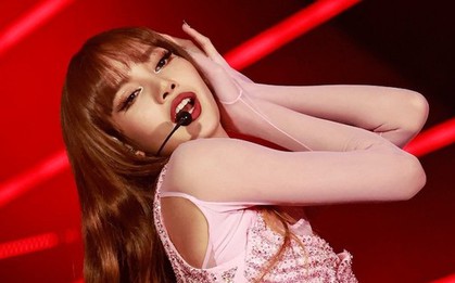 Lisa (BlackPink) mặc gì diễn ở hộp đêm khỏa thân?