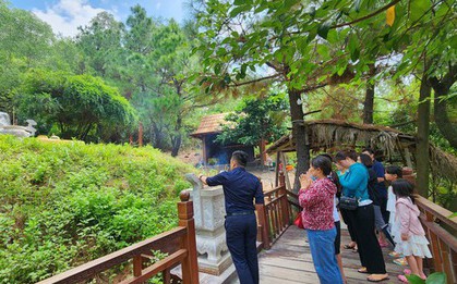 Hàng ngàn người viếng mộ Đại tướng Võ Nguyên Giáp trong ngày Tết Độc lập