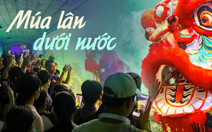 Nơi đầu tiên ở Việt Nam có múa lân dưới nước, nhiều gia đình chen chân đưa trẻ tới chiêm ngưỡng