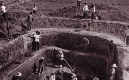 Đem đồ nhặt được bán đồng nát, cụ ông sốc khi biết chúng phá kỷ lục thế giới