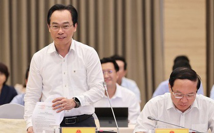 Thứ trưởng Bộ GD&ĐT: Tiến tới không dùng tiền mặt để tránh lạm thu tại các trường