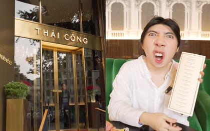 Anh chàng tới tận cửa hàng Thái Công để trải nghiệm: Ngồi uống trà ăn bánh mà dân mạng chỉ lo lắng một điều