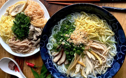 Quán bún thang Hà Nội ngon ''chuẩn vị miền Bắc''