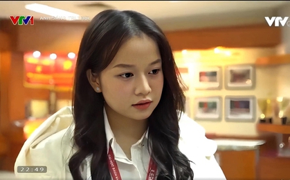 Một nữ sinh xuất hiện trên sóng nhà đài bất ngờ gây "sốt", nhan sắc được ví như "chị em thất lạc" với hot girl nổi tiếng