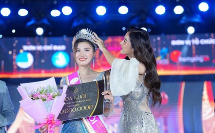 Nữ sinh Đại học Ngoại thương đăng quang Hoa khôi Sinh viên Việt Nam