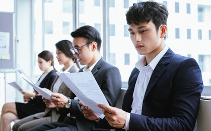 Từ chối thăng chức và những vị trí hào nhoáng, thế hệ trẻ Nhật Bản đưa ra lý do hết sức thực tế: Sợ kiệt sức trước khi giàu có!