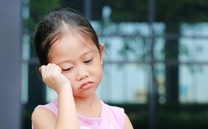 Cha mẹ phải nâng đỡ con cái trong 3 thời điểm quan trọng này, nếu không trẻ có thể tự ti trong suốt quãng đời còn lại