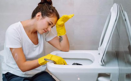 "Thuốc tẩy không có tác dụng!": Quy tắc vàng tẩy cặn vôi bồn cầu chỉ bằng hai nguyên liệu