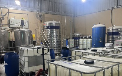 Đường dây sản xuất nước giặt giả quy mô lớn ở Hà Nội hoạt động thế nào?