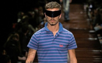 Con trai Beckham từ bỏ bóng đá