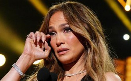 Jennifer Lopez nói về Ben Affleck: "Nỗi đau ly hôn giết chết tôi mãi mãi"