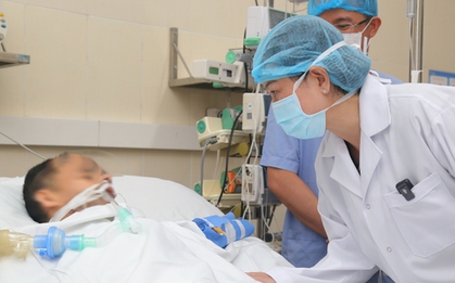 Người Việt đầu tiên được ghép đồng thời tim và gan từ người cho chết não cách 300 km