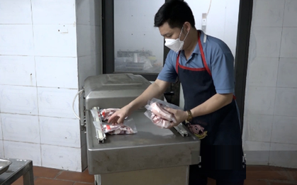 Bỏ phố về quê nuôi con "ham ăn mê ngủ", anh nông dân nhẹ nhàng kiếm 42 tỷ đồng/năm
