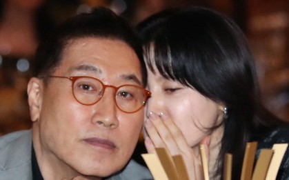 Vợ chồng Lee Young Ae gây bất ngờ
