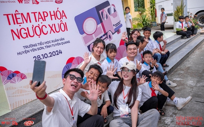 Trường Tiểu học Xuân Vân một buổi chiều đầu tuần: Kho hàng Ngược - Xuôi "gõ cửa", tấp nập niềm vui