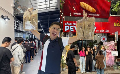 Ngay lúc này: Dòng người xếp hàng dài tại bánh mì PewPew vừa khai trương ở Hà Nội, sẵn sàng chờ cả tiếng để mua