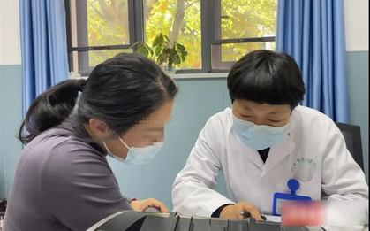 Người phụ nữ 35 tuổi miệng nổi đầy mụn rộp vì lười làm 1 việc nhiều người cùng mắc