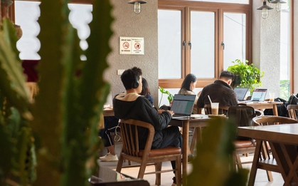 Nỗi buồn chốn công sở không phải sếp mà là Lota, "trợ lý" dí deadline không trượt phát nào!