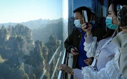 Nơi ‘tứ bề mây phủ’ ở Trung Quốc, có thang máy cao nhất thế giới