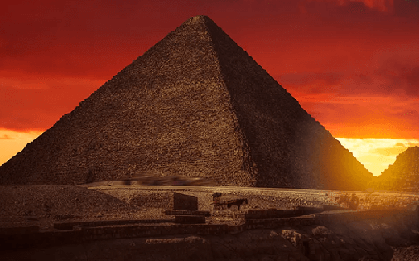 Kim tự tháp Giza vĩ đại thực sự có bao nhiêu cạnh? Nếu bạn nghĩ là bốn, thì bạn đã nhầm!