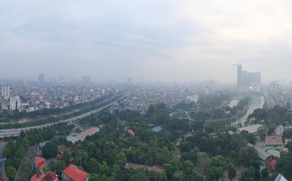 Trời Hà Nội mờ đục vì ô nhiễm, một số nơi không khí ở mức xấu