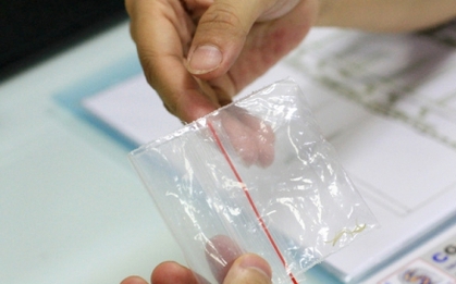 Thấy 2 con khác nhóm máu, bố âm thầm xét nghiệm ADN rồi tự hủy kết quả