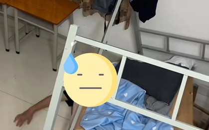 Bức ảnh chụp nam thanh niên trong KTX khiến nhiều người ớn lạnh