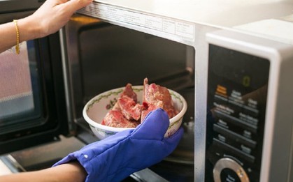 Bí quyết rã đông thịt không cần dùng nước
