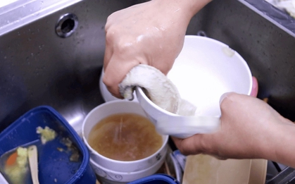 1 người rửa bát cả nhà mắc bệnh chỉ vì 5 thói quen "độc hại" không chịu thay đổi