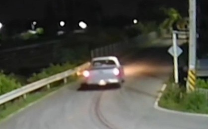 Thảm kịch: Ông lão 84 tuổi bị xe tải đâm tử vong, thi thể bị kéo lê suốt 10km
