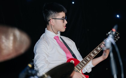 Bất ngờ với khả năng chơi nhạc cụ cực “ngầu” của dàn “trai xinh gái đẹp” TH School