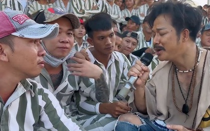 Một nam ca sĩ: “Không phải ai cũng được vào trại giam hát”