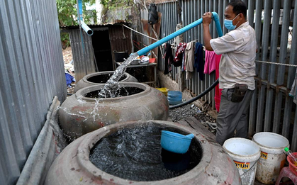 Khoan giếng nước trong sân nhà, cụ ông bị phạt 17 triệu đồng: Gia đình tranh cãi với cán bộ, đòi xé giấy phạt
