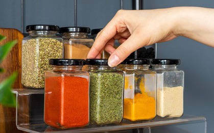 Một người bất cẩn, cả nhà ung thư nếu không bỏ ngay 5 thói quen dùng lọ đựng gia vị kiểu “tự đầu độc” này
