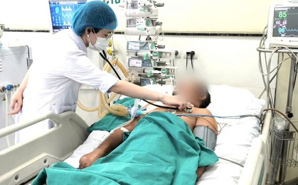 Ngã vào gốc cây, người đàn ông bị uốn ván nguy kịch