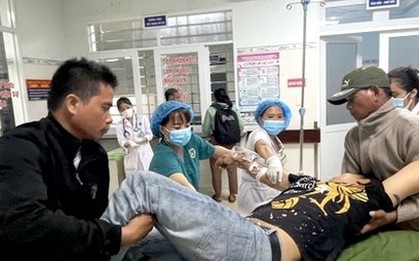 Nữ sinh nguy cơ mù vĩnh viễn do pháo hoa bắn vào mắt