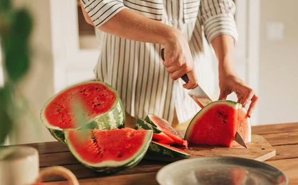 Bác sĩ tiêu hóa khuyên dùng món ăn nhẹ là 4 loại quả này để giảm nguy cơ ung thư ruột