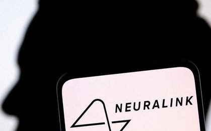 Tỷ phú Elon Musk: Bệnh nhân được cấy chip não có thể điều khiển chuột máy tính bằng suy nghĩ