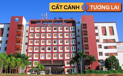 Một trường ĐH công lập nhưng giảng dạy hoàn toàn bằng tiếng Anh, sinh viên xả stress bằng cách ngắm "học phí" bơi tung tăng