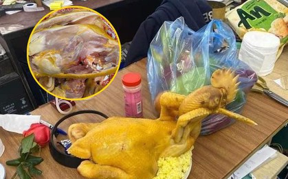 Mua gà cúng luộc sẵn, cô gái nhận cái kết bực bội vì người bán hàng không có tâm