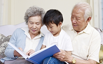 Chưa đến Tết mà mẹ chồng đã lì xì con chị dâu món quà "khủng" làm tôi chạnh lòng