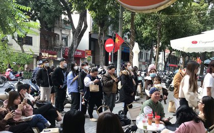 Lý do nhiều người bỏ công bỏ việc để xếp hàng "đu trend"