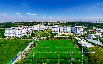 Ai đứng sau trường quốc tế có học phí lên đến 725 triệu/năm vừa tạm cho học sinh nghỉ học vì 95% giáo viên không đi dạy?