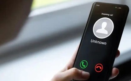 Gọi hiệu trưởng liên tục đòi giảm bài tập về nhà, ông bố bị cảnh sát bắt