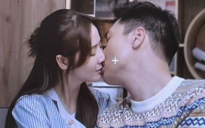 Bội thực cảnh ôm hôn trong Chúng Ta Của 8 Năm Sau