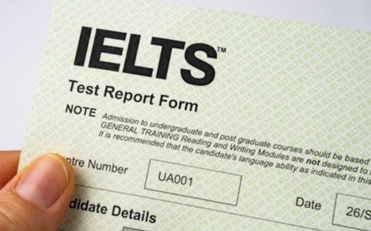 Việt Nam có dừng thi IELTS trên giấy như hai quốc gia Đông Nam Á?